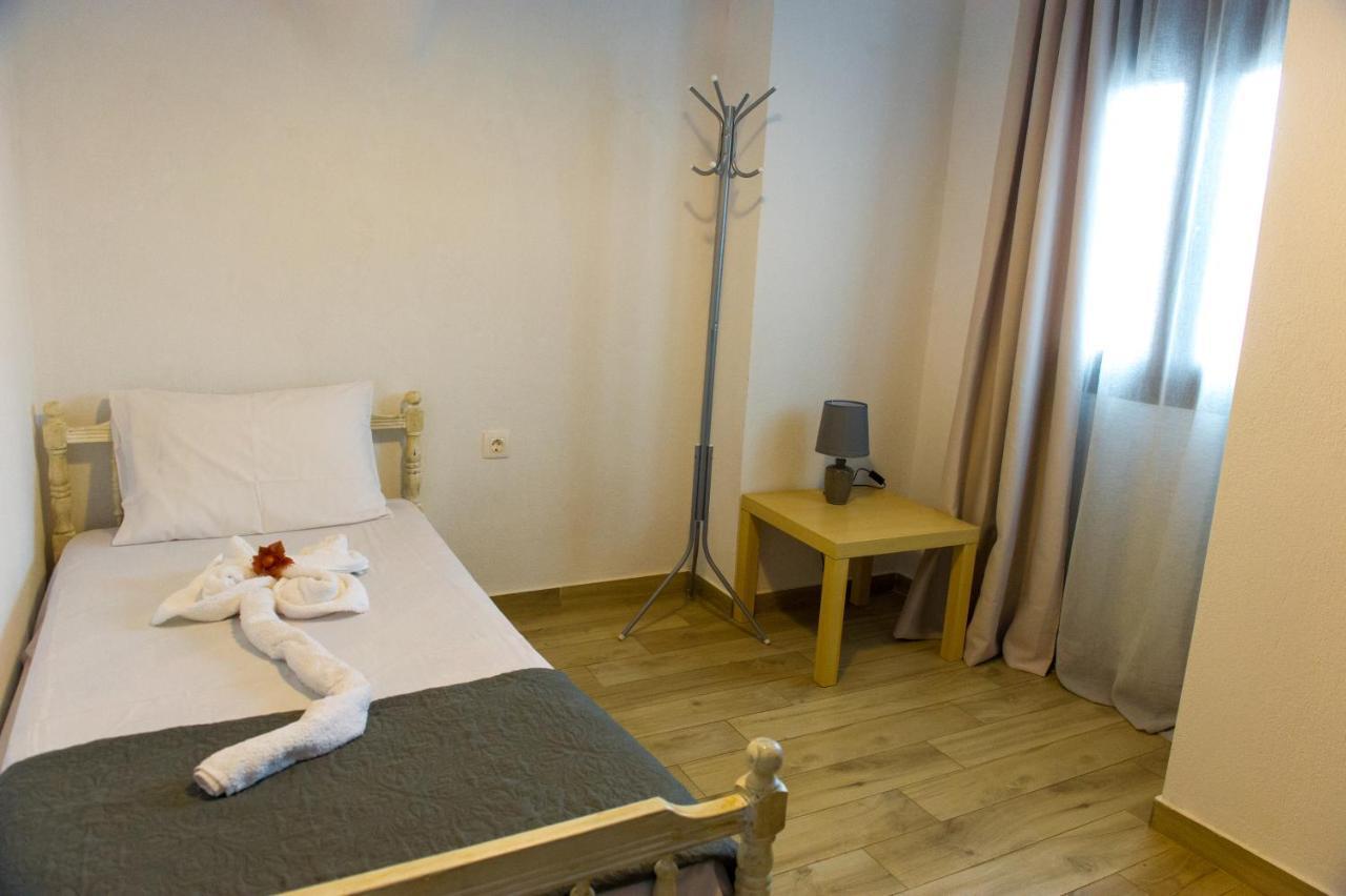 To Petrino Holidays House Metagkitsi Eksteriør billede